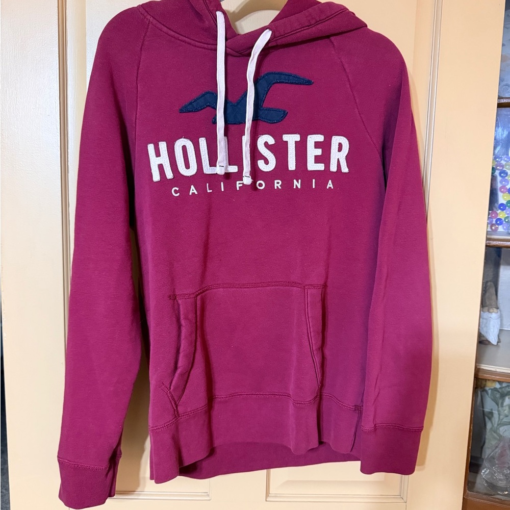 Hollister‎ Burgundy Sweatshirt with white Accents